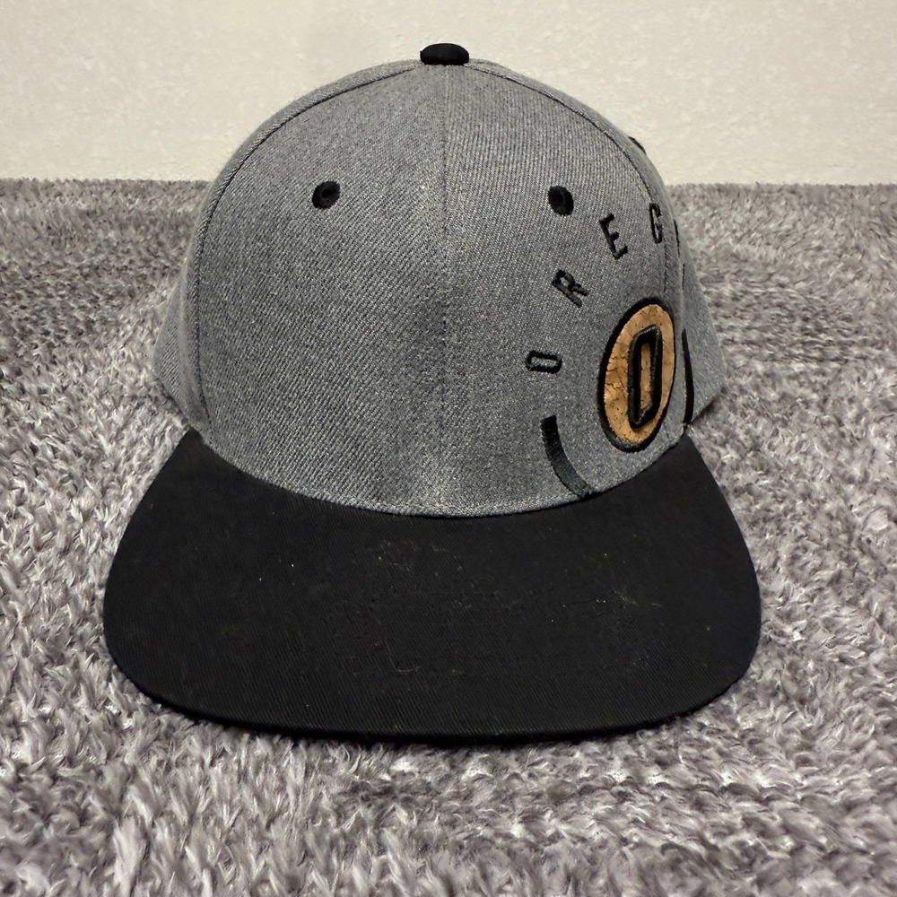 Grizzly Mens Oregon Flat‎ Bill Snapback Hat Gray Black Embroidered State